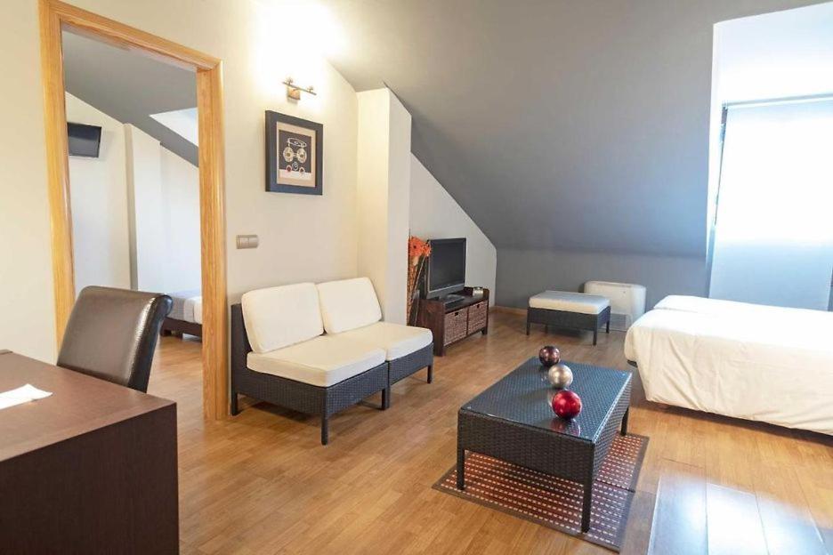 Hotel El Tratado Тордесильяс Экстерьер фото